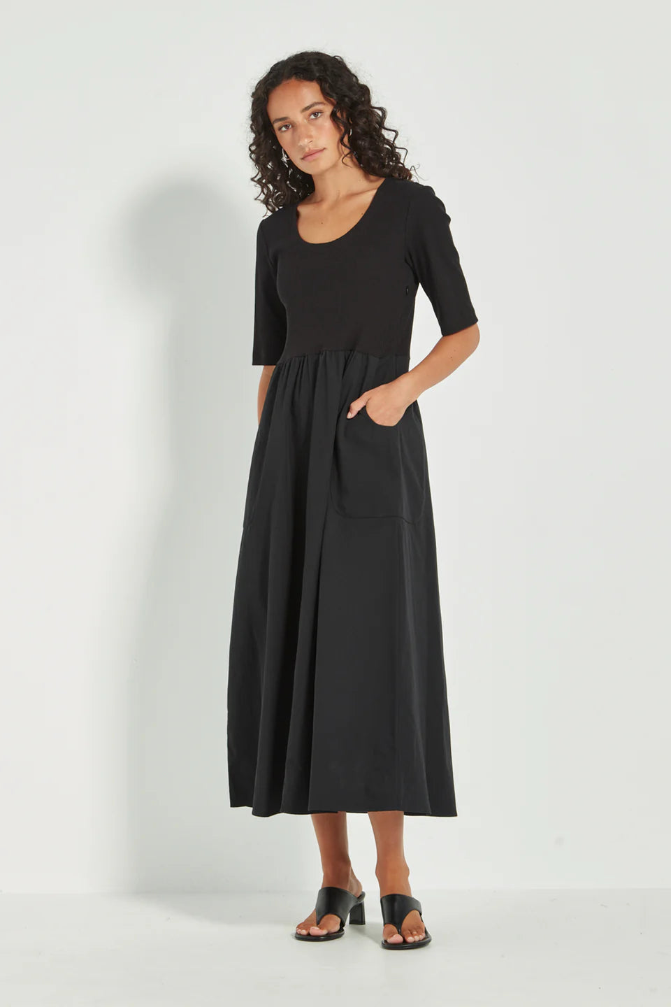 Verge - Contessa Dress // Black