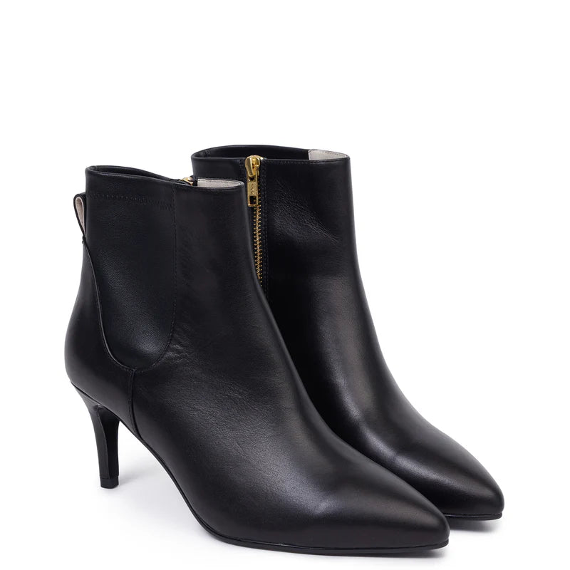 Kathryn Wilson - Kelly Boot // Black