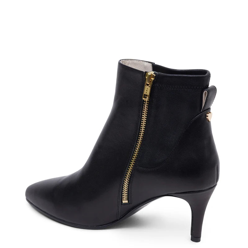 Kathryn Wilson - Kelly Boot // Black