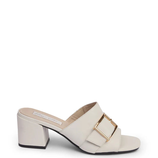 Kathryn Wilson - Maddie Mule // White Calf
