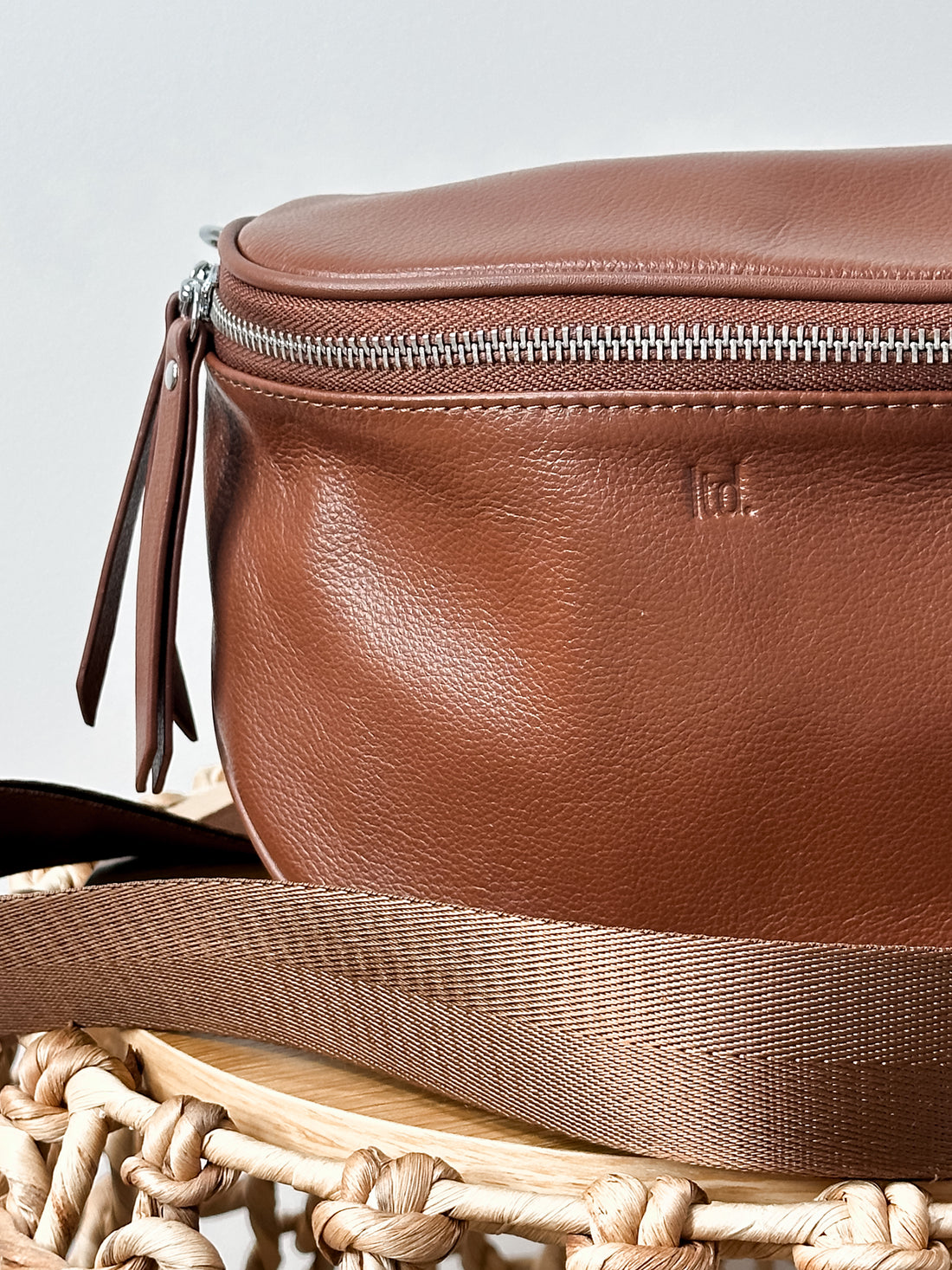 Lemon Tree - Dani Leather Bag // Jet // Blonde // Toffee