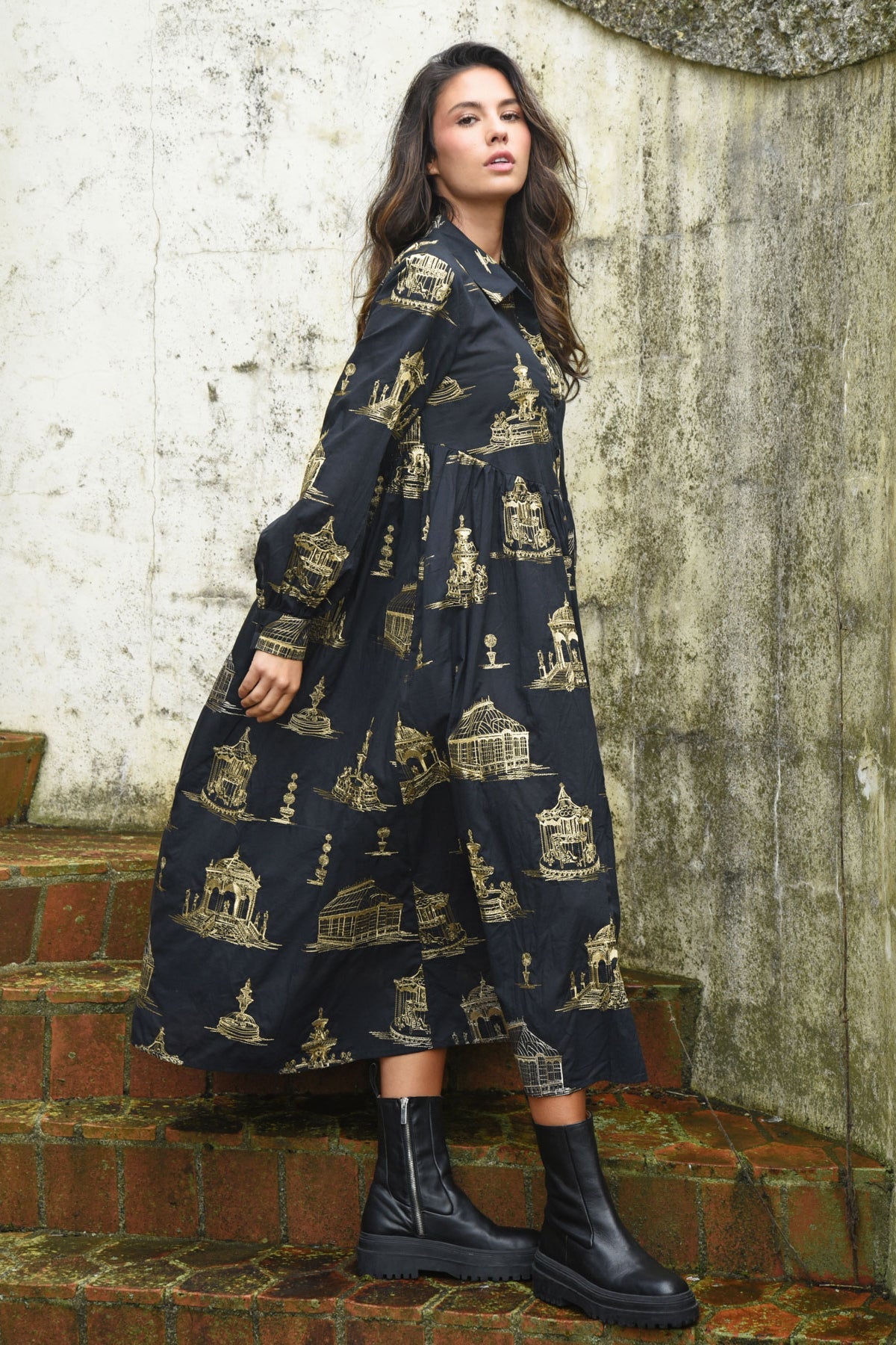 Coop - Loom With A View Dress / Black & Gold / White & Black