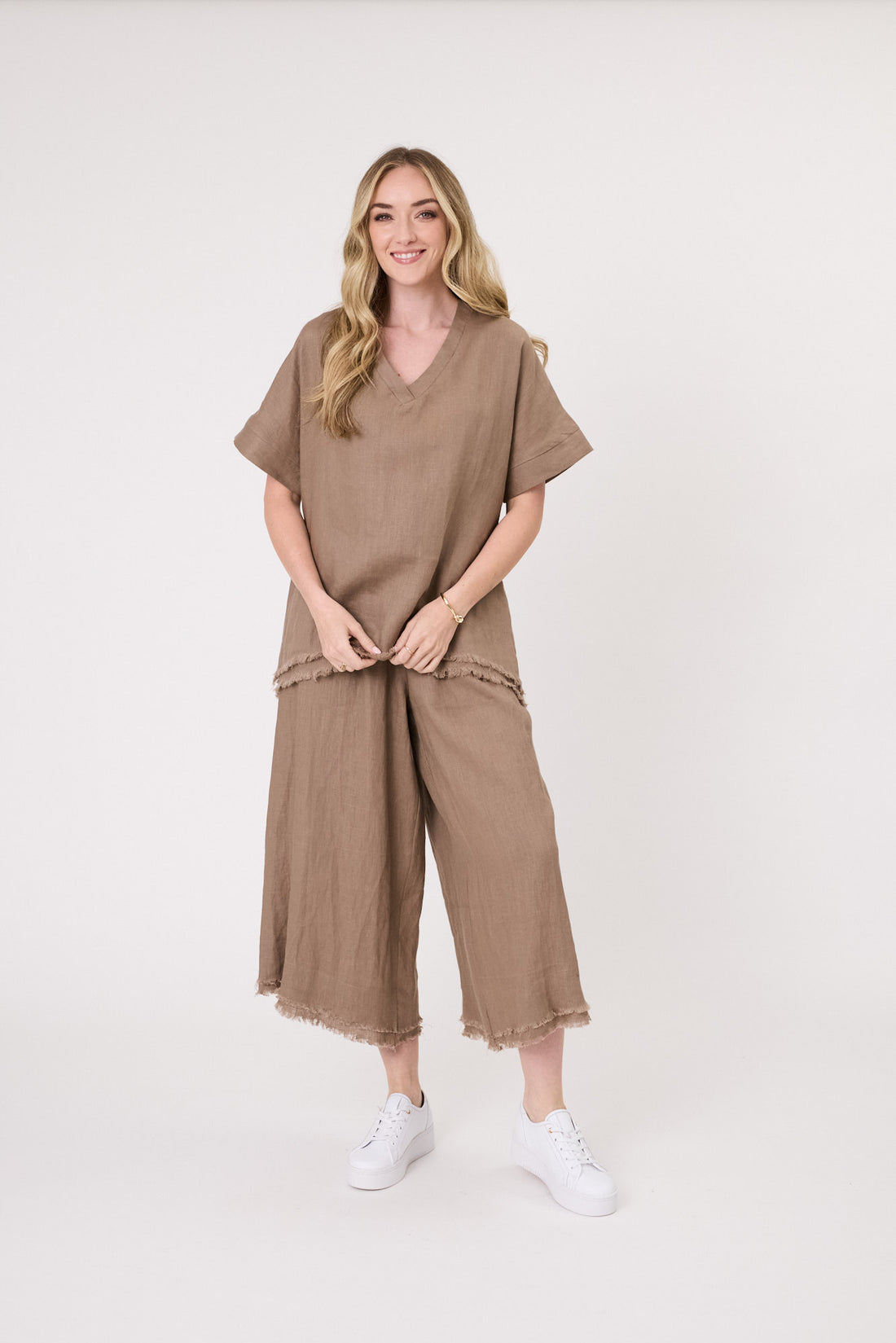Lemon Tree - Carola Linen Top // Mocha