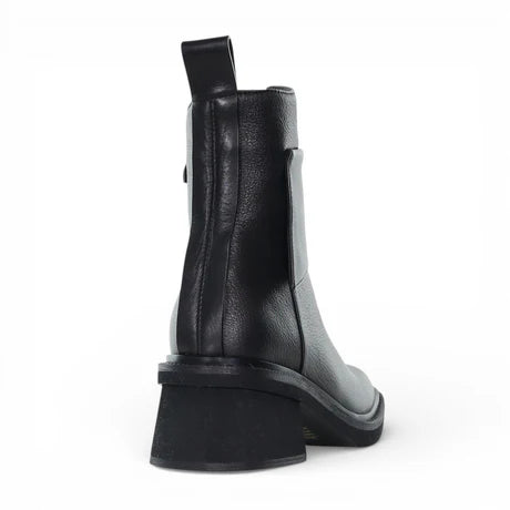 Minx - Sasher Boot // Black