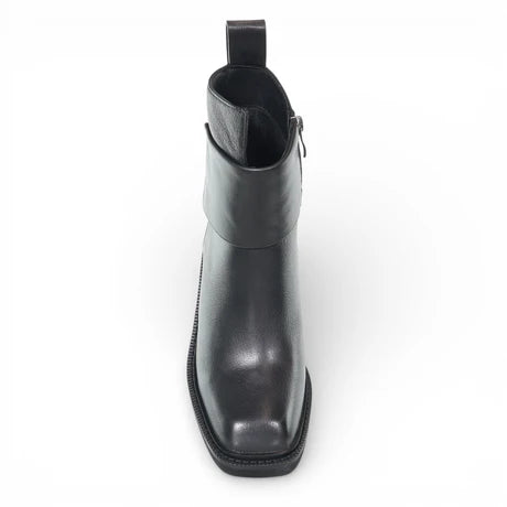 Minx - Sasher Boot // Black