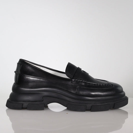 Minx - Shadow Loafer // Black