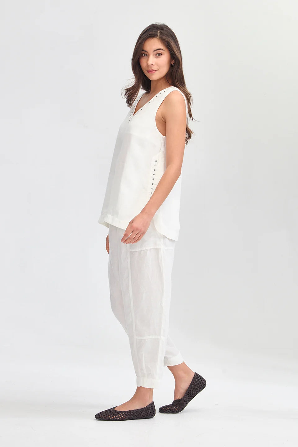 Verge - Studio Tank // White