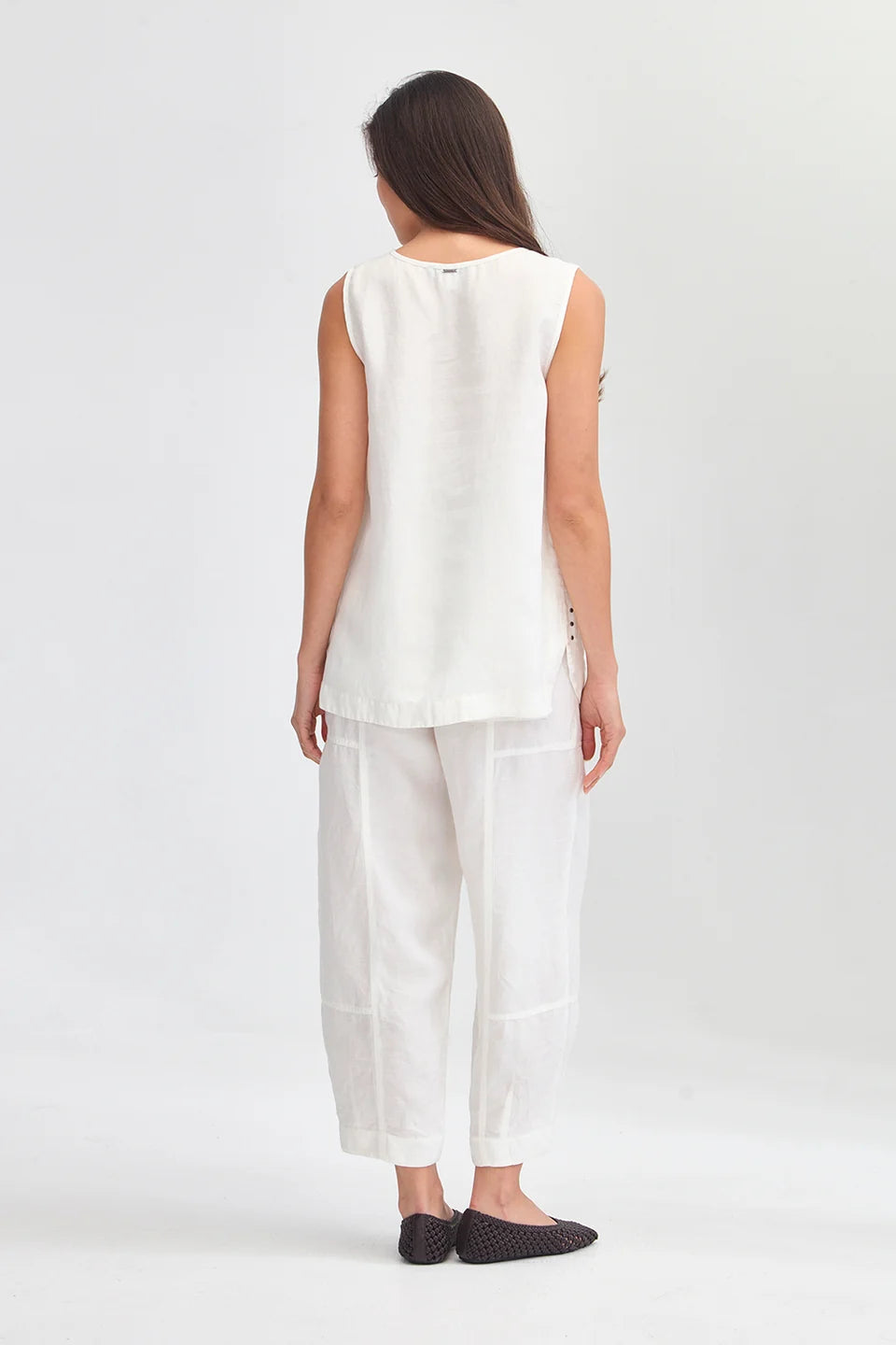 Verge - Studio Tank // White