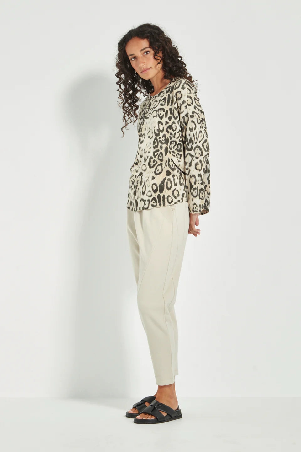 Verge - Suave Sweater // Animal Print