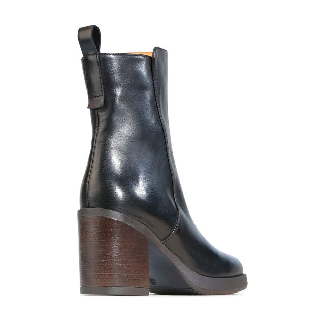 EOS - Katt Boot // Black