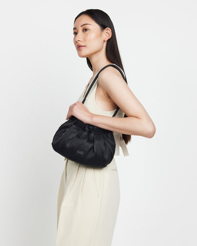 Saben - Alexis Pleat // Black